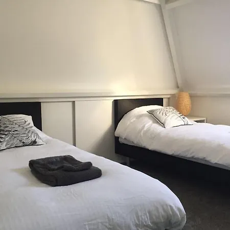 Unique Tranquil Spot With Garden, Centre Den Bosch * دين بوس