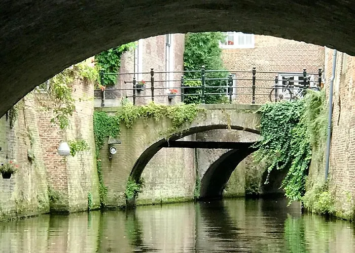 بيت للعطل Unique Tranquil Spot With Garden, Centre Den Bosch *