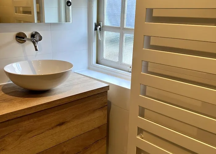 Unique Tranquil Spot With Garden, Centre Den Bosch