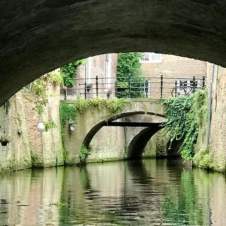 Casa de Férias Unique Tranquil Spot With Garden, Centre Den Bosch