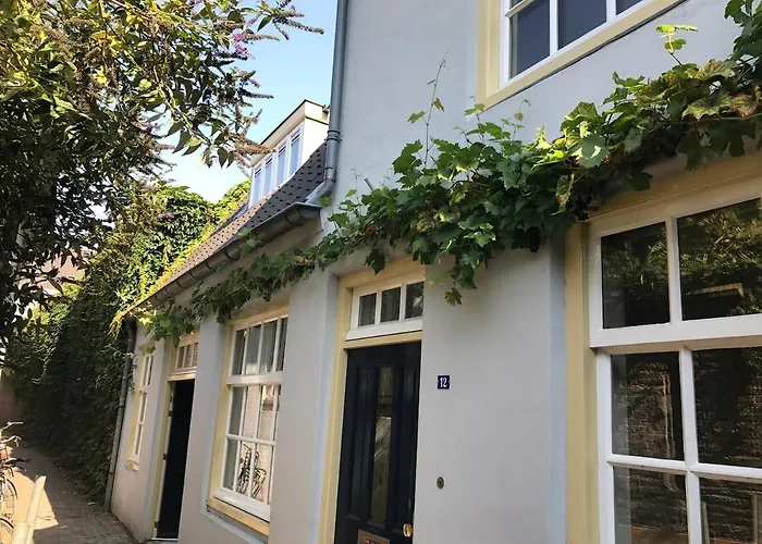 Unique Tranquil Spot With Garden, Centre Den Bosch Holiday home