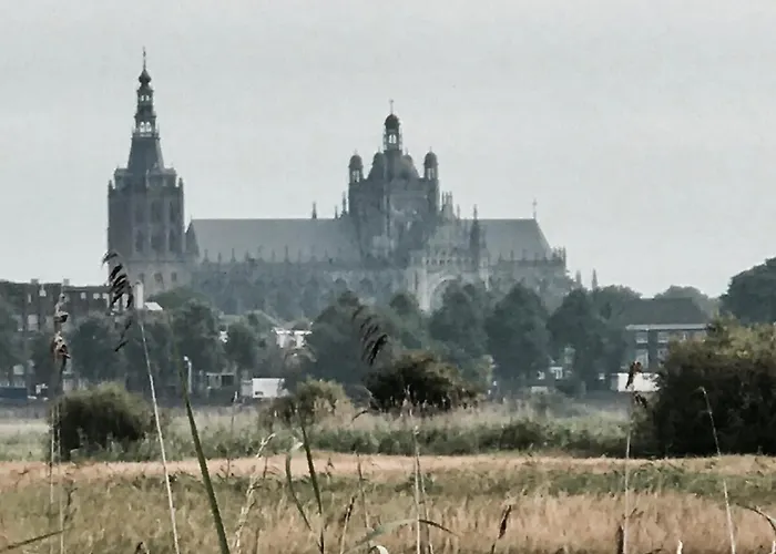 Holiday home Unique Tranquil Spot With Garden, Centre Den Bosch *